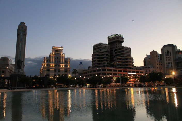 Plaza de España nocturna – Santa Cruz de Tenerife
